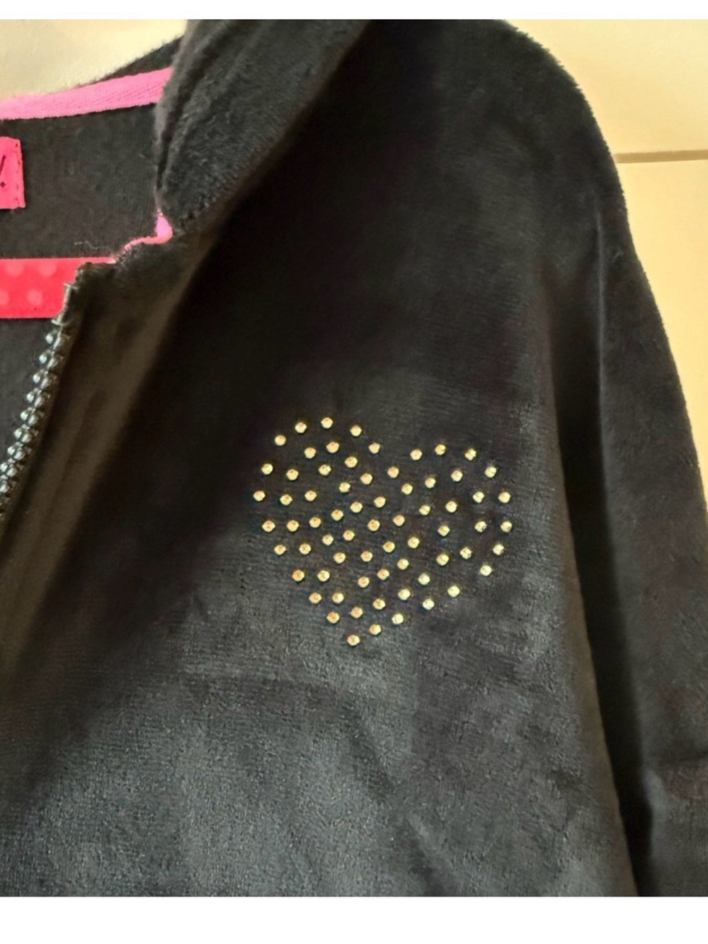 Betsey Johnson Girls Black Velour Rhinestone Heart Hoodie Kids Size 5 - Picture 4 of 7